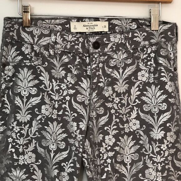 NWT Abercrombie & Fitch Size 2 Regular Skinny Silver Jeans 👖 - Picture 2 of 11